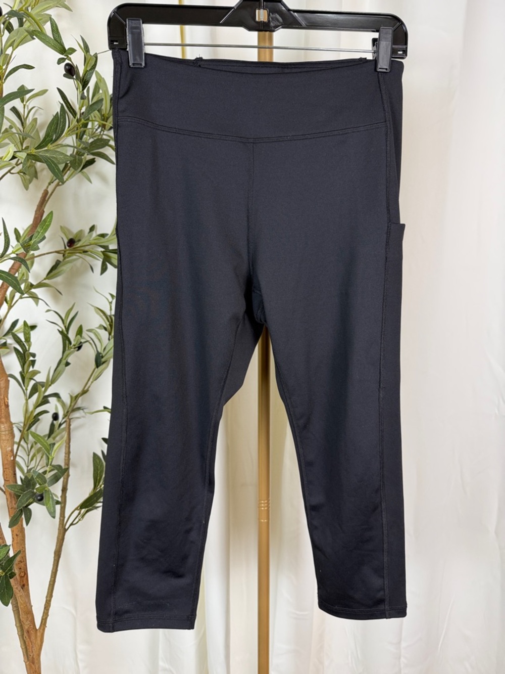 tek gear Black Workout Gear Capri Leggings with Side Pocket Sz L (A3)